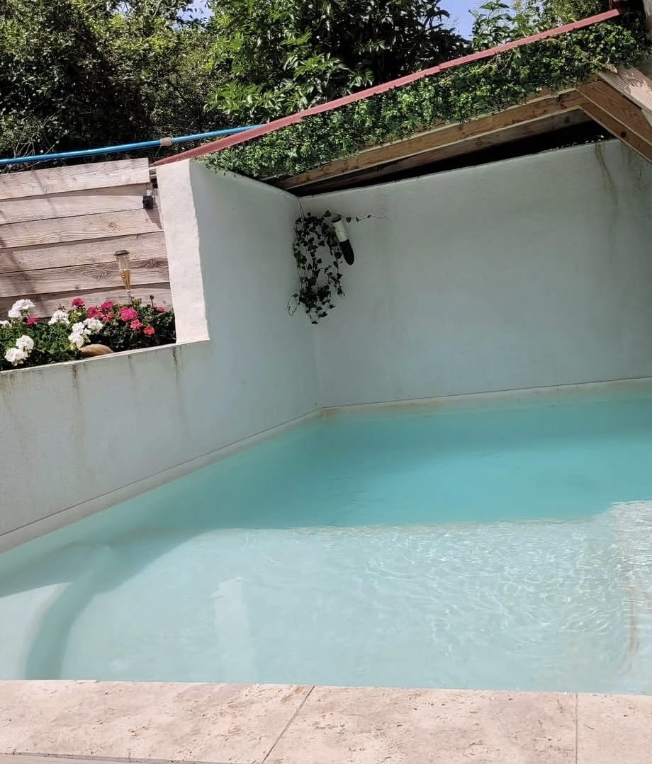 Mini-piscine intime — habillage bois