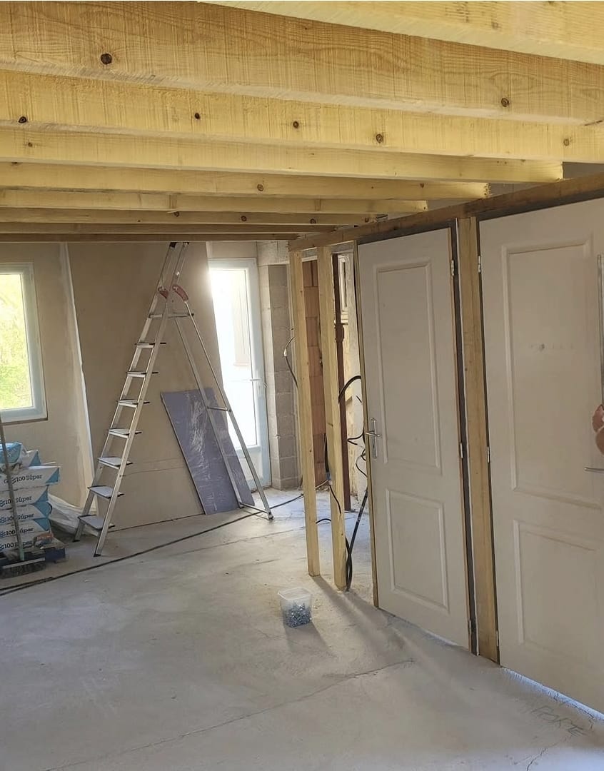 Rénovation intérieure — plancher bois traditionnel